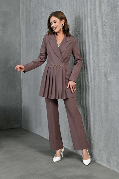 nodilife Toka Detaylı Pileli Kadın Takım Elbise Vizon