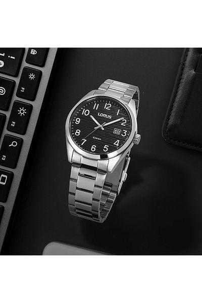 Lorus Men's Wristwatch Rh905rx9 - Stylish and Functional Design