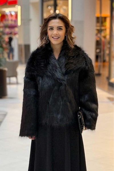 Nevin Kaya Moda Blană neagră - Confortabilă și elegantă