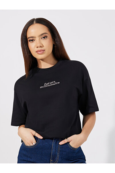 Styli تي شيرت كبير الحجم بشعار مطرز