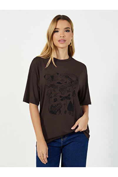 Styli تي شيرت كبير الحجم بطبعة جرافيكية ورقبة دائرية