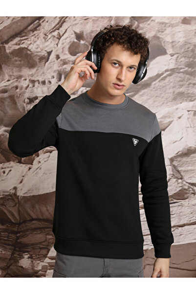 Ketch By Styli Color Block Badge Detail Sweatshirt