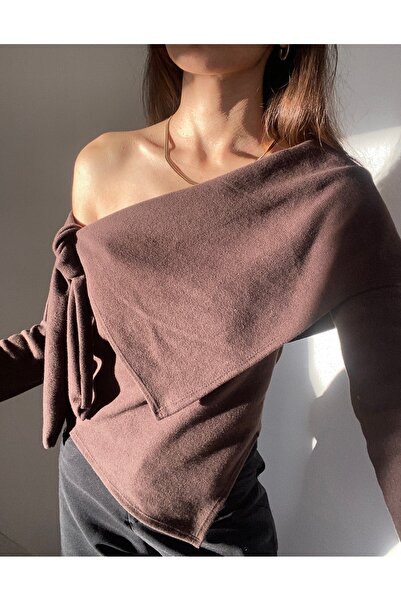 Butik Madonna yaka asimetrik kazak