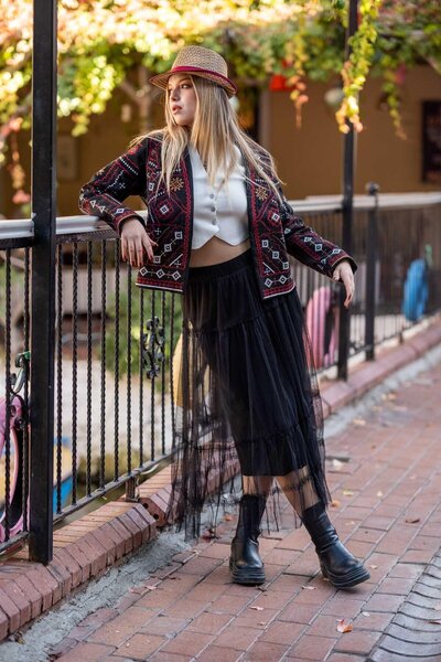 Miss Boheme Siyah Etnik İşlemeli Kaşe Ceket