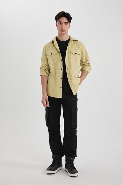 DeFacto Basic-Langarmshirt aus einfarbiger Baumwolle mit normaler Passform und Polokragen B2654ax24sp
