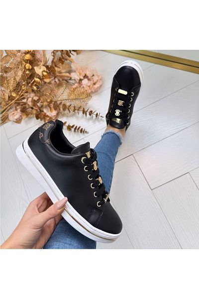 Guess ستاسي