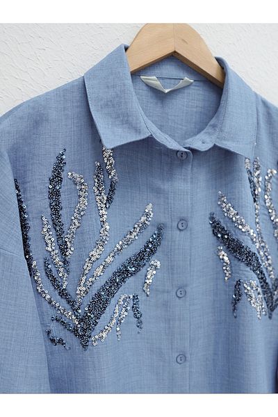 Modamorfo Babyblaues langes Hemd mit Pailletten auf der Vorderseite