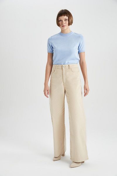DeFacto Cordhose mit hoher Taille – weites, lockeres Bein mit gerader Tasche A4685ax23wn