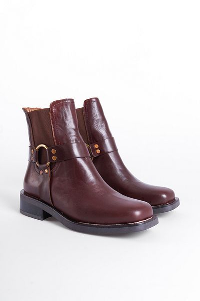 Capone Outfitters Damenstiefel aus echtem Leder mit seitlichem elastischem Schnallendetail