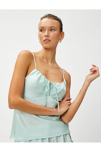 Koton Satin-Pyjama-Oberteil mit dünnen Trägern und Bindedetail