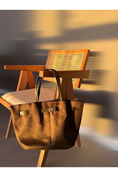 Women Suede Leather Magnet Closed Lock Detailed Hand and Shoulder Bag