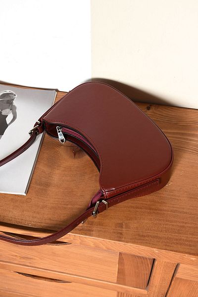 ESTUTE Quality Stylish Designed Women's Baguette Bag