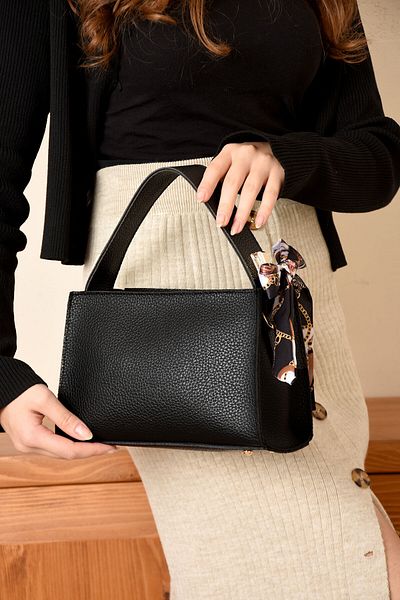 ESTUTE Classic Scarf Detailed Shoulder Bag