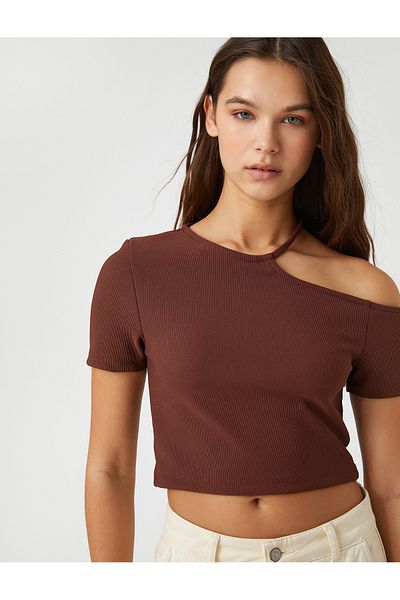 Koton Crop triko s krátkým rukávem s okýnkem s detailním výstřihem