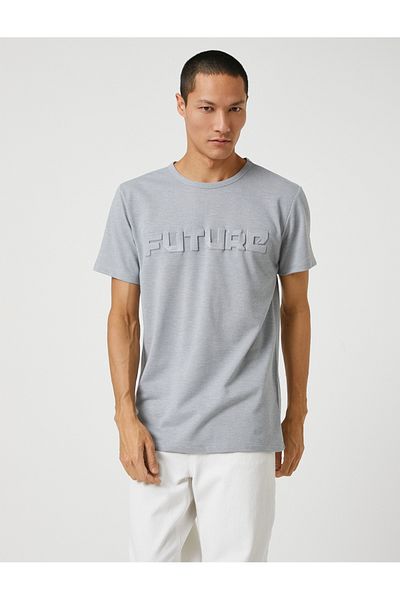 Koton Základní tričko s embosovaným sloganem Potištěný Crew Neck Krátký rukáv