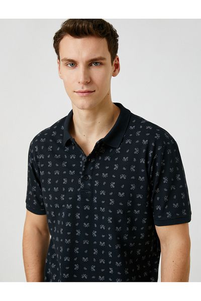 Koton T-Shirt mit Polo-Ausschnitt, geknöpft, schmale Passform, Schal-Print, detaillierte Baumwolle