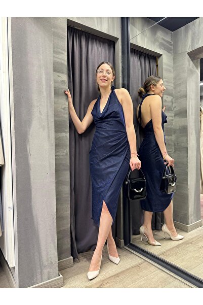 LOVE IS EVERYWHERE Boyundan Bağlamalı Dökümlü Yaka Sırtı Açık Drapeli Kruvaze Kadın Uzun Abiye Elbise İndigo