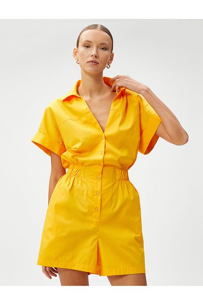 Koton Overall mit Shorts, kurzen Ärmeln und Hemdkragen mit Knöpfen