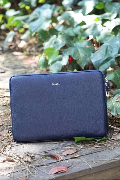 GUARD Pochetă din piele naturală albastru bleumarin - GRD 241221 WT1332