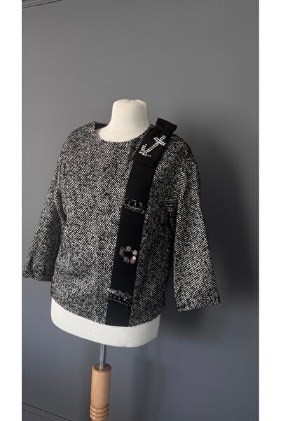 Kübra Tekin Boncuk İşlemeli Özel Tasarım Kırçıllı Bluz