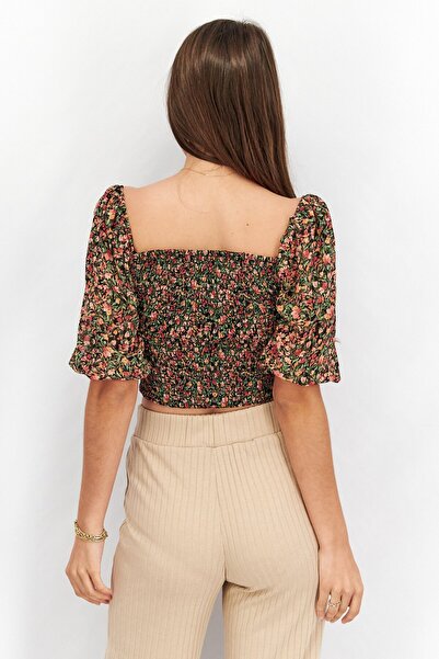 BB Dakota by Steve Madden Women Off Shoulder Neck Short Sleeves Smocked Floral Print Top, Black Combo