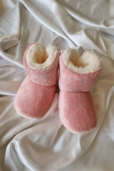 Trade Bazaar 0-9 Months Baby Slippers - Plush, Non-Slip Sole and Furry Booties