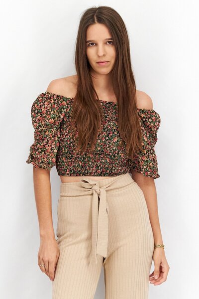 BB Dakota by Steve Madden Women Off Shoulder Neck Short Sleeves Smocked Floral Print Top, Black Combo