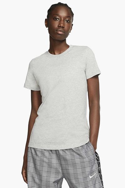 Nike Sportswear Club Ss Tee Gri Tricou cu mânecă scurtă pentru femei, subțire, gri