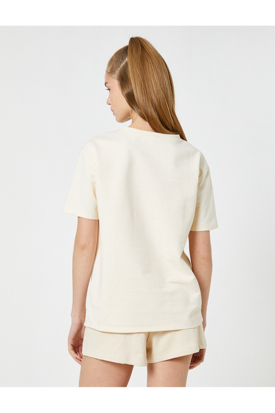 Koton Základné tričko s výstrihom, krátkym rukávom, štandardný strih