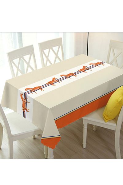 HIC مفرش طاولة سفرة مقاوم للماء مقاس 137×150 سم