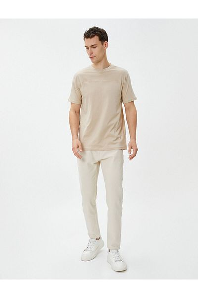 Koton Blockiertes T-Shirt mit Rundhalsausschnitt, kurzen Ärmeln und Nahtdetails