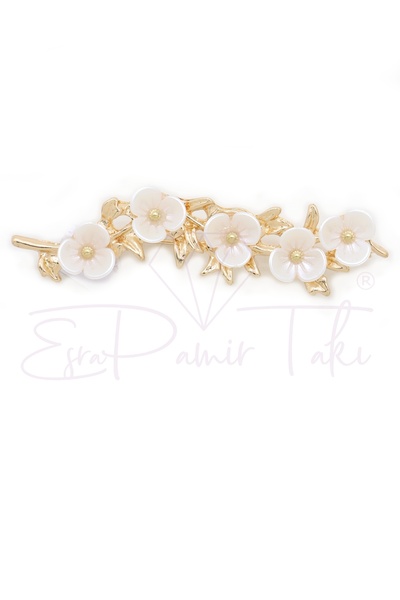 Esra Pamir Altın Renk Çiçekli Broş