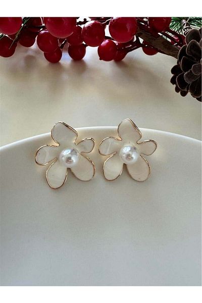 Pelin Aksesuar White Enameled Pearl Flower Earrings