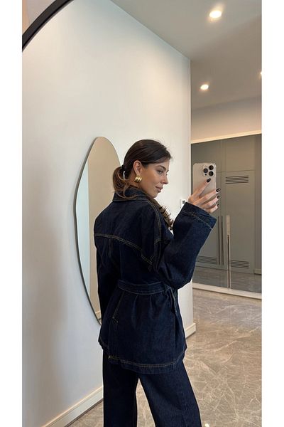 My Blog Marineblaue, übergroße Jeansjacke mit Gürtel, Knöpfen und Taschen – 240210