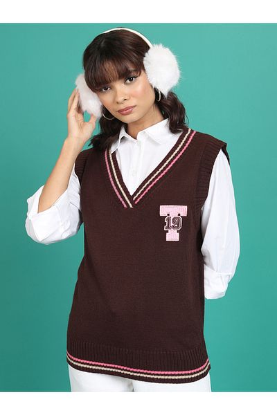 Tokyo Talkies By Styli Contrast Striped Trim V-Neck Sleeveless Sweater