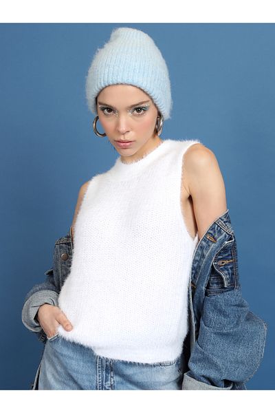 Tokyo Talkies By Styli Slim Fit Fuzzy Sweater