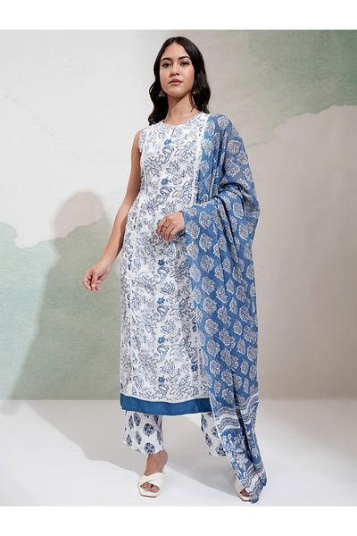 Vishudh By Styli Pack of 3 - Floral Print Cotton Kurta, Trousers & Dupatta