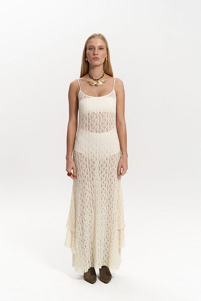 MAİ COLLECTİON Beigefarbenes langes Kleid mit Handspitze