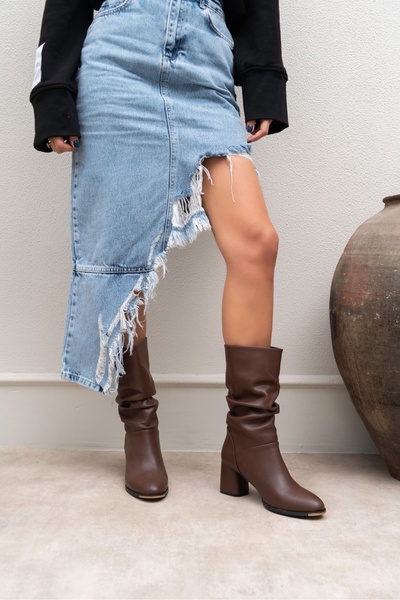 NİŞANTAŞI SHOES Кафяви дамски ботуши на ток Rille с матови втулки