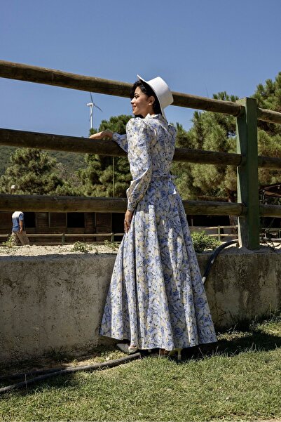 KÜÇÜĞÜM BUTİK Φόρεμα Hijab μπλε παστέλ με φλοράλ λαιμόκοψη