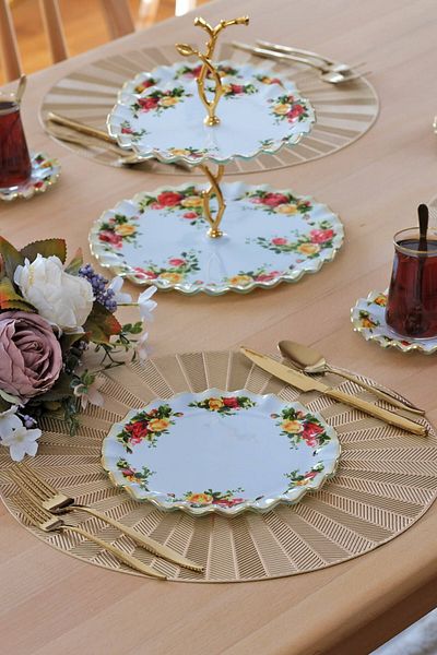 Glore Humber Gold Gilded 6-Piece 25-Piece Cake Tea Treat Set