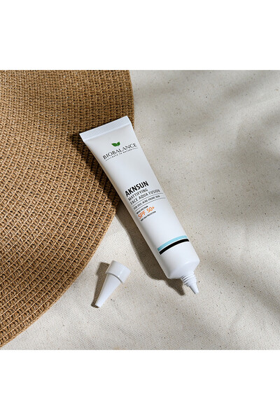 Biobalance اكنسن فيس مات اكوا 50+SPF ملون 40 مل (600531)