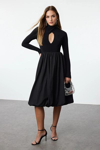 Trendyol Collection Stilvolles Midi-Abendkleid mit schwarzem Ballonrock-Detail TPRAW25EL00011