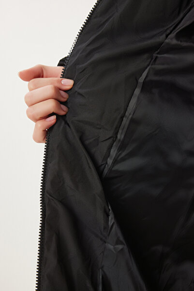 Happiness İstanbul Dámský černý oversize dlouhý kabát s kapucí NT00428