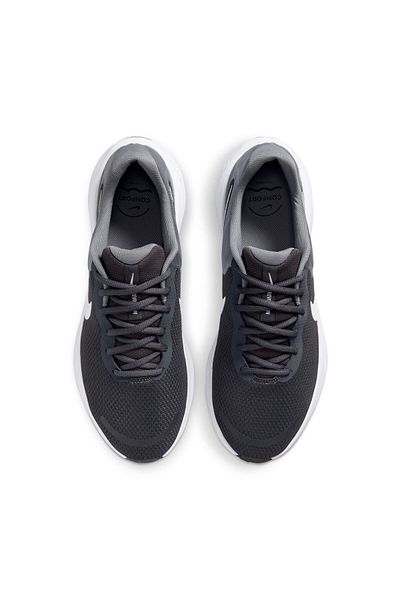 Nike Revolution 7 - Lightweight and Comfortable Cutting