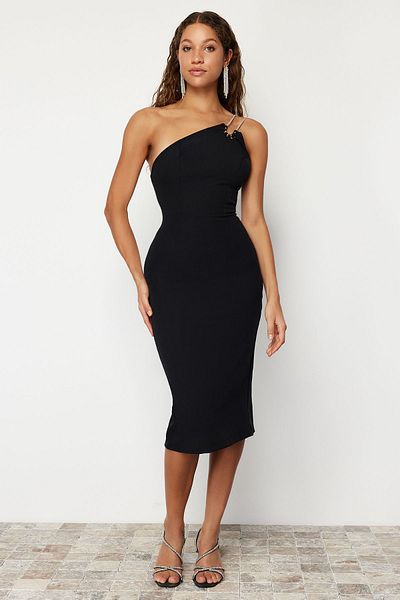 Trendyol Collection Stilvolles schwarzes Abendkleid mit glänzendem Steindetail - TPRSS24EL00042
