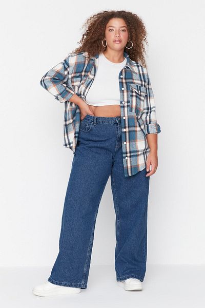 Trendyol Curve Blaue, weit geschnittene Jeans mit hoher Taille TBBAW23CJ00020
