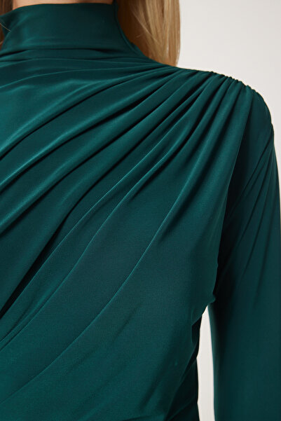 Happiness İstanbul Γυναικεία Σκούρο Πράσινη Μπλούζα με Λεπτομερή Ψηλό Γιακά Αμμώδη Μπλούζα FF00135