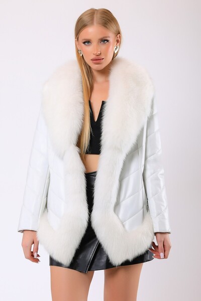 Leather Club White Victorian Fur Accessory Leather Coat