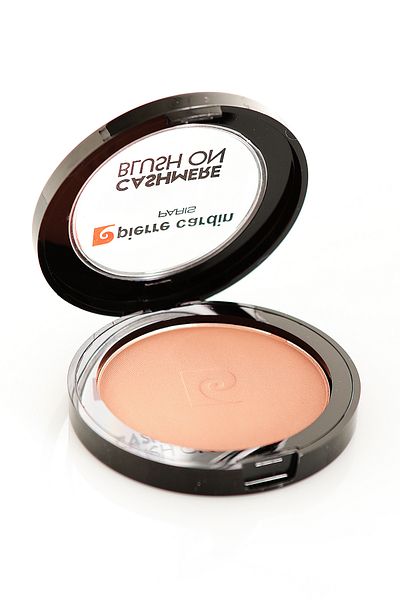 Pierre Cardin Cashmere Blush on – Blush - Spring Rose - 359